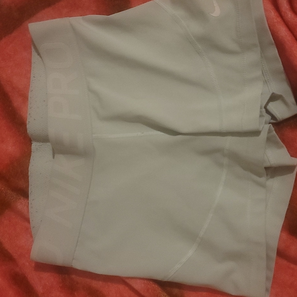 NIKE PRO SMALL SHORTS